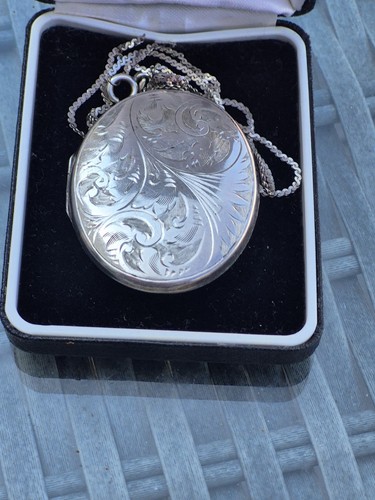 Large sterling silver locket - ,