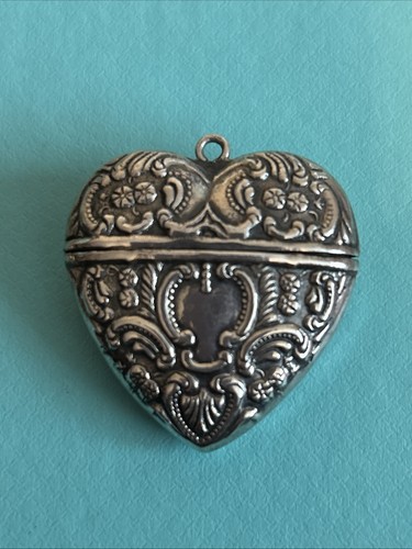 Vintage large repousse - large,