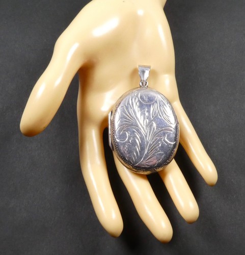 Large chunky oval photo - photo, locket