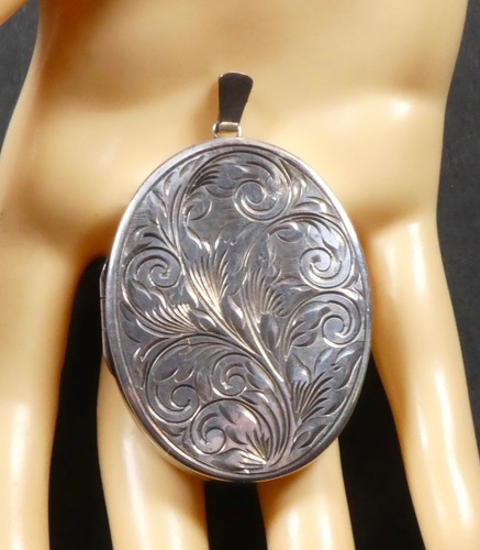 Vintage 1978 locket pendant - 1978,