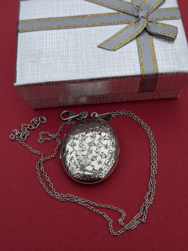 Beautiful vintage sterling - beautiful,