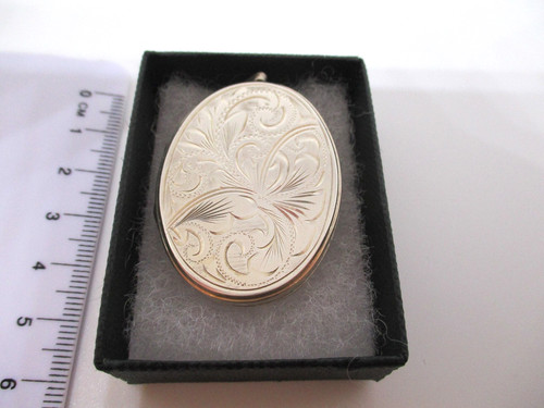 Vintage large engraved opening